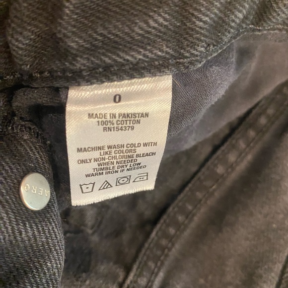 Black jean shorts, Aeropostale, great condition - Picture 3 of 4